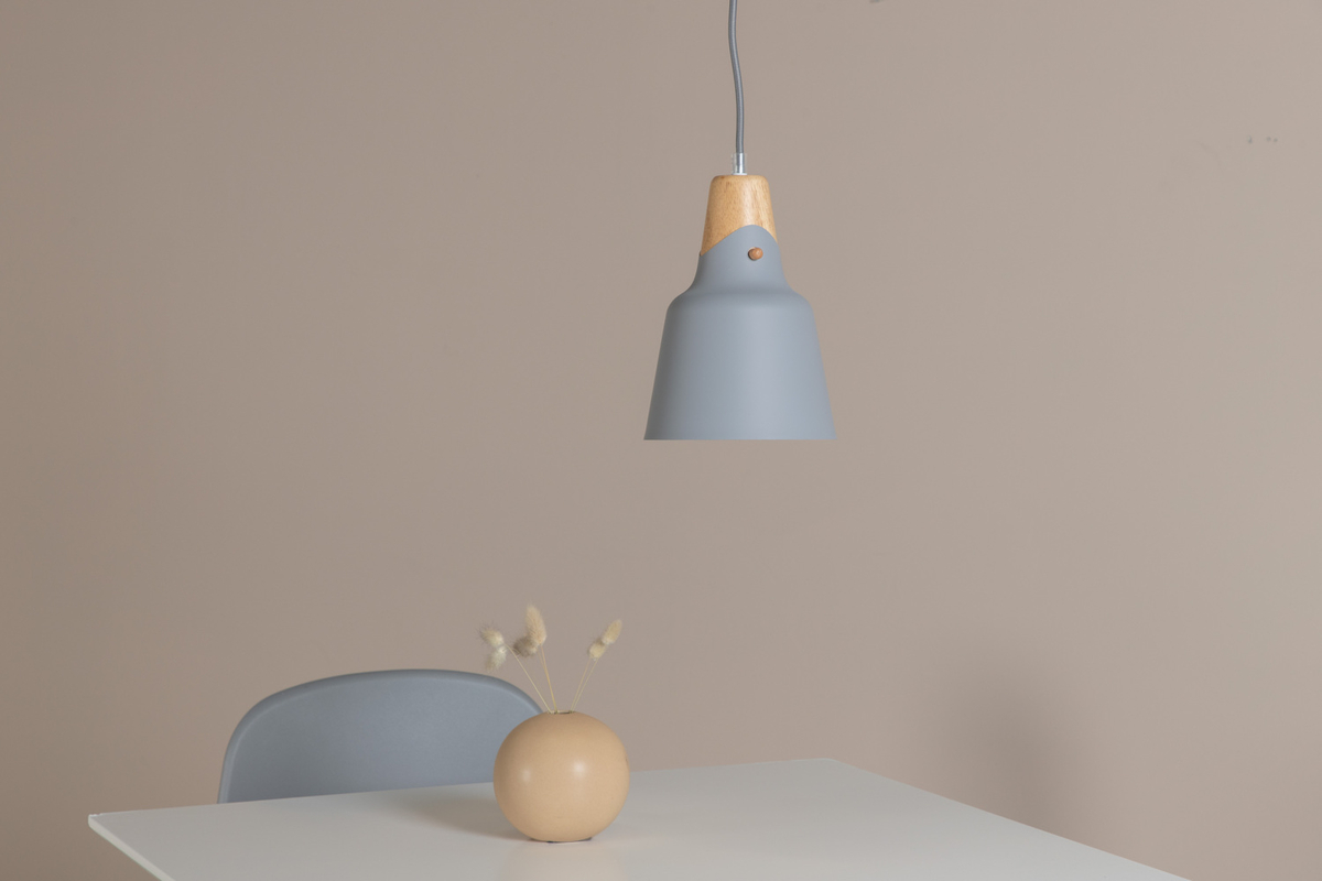 Rigel Ø16 Grå Taklampe Fra Venture Design - Med taklampen Rigel f&aring;r du moderne og elegant belysning som passer inn i de fleste rom og interi&oslash;rstiler.