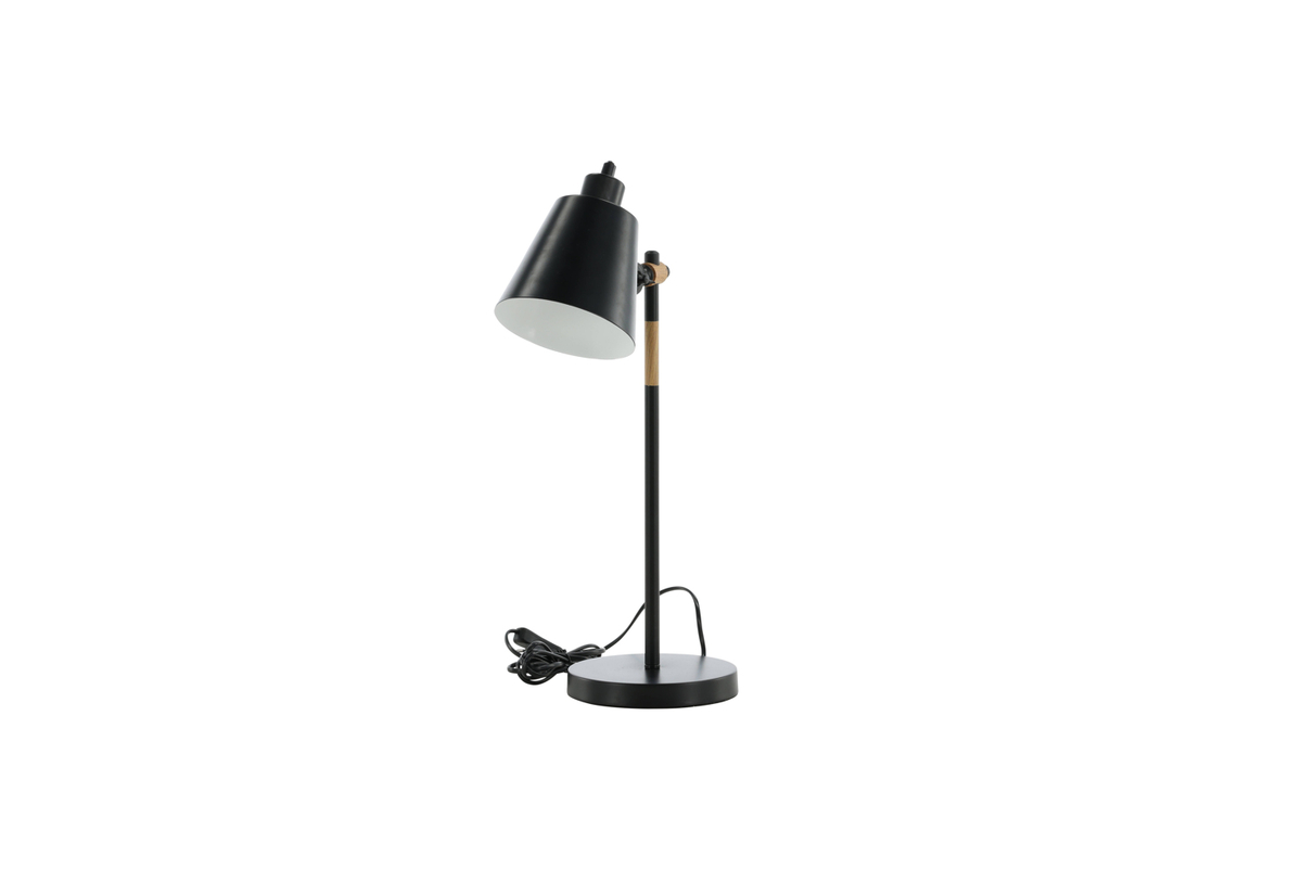 Skott 58cm Svart skrivebordslampe Fra Venture Design - Det tidl&oslash;se designet i svart metall med tredetaljer gj&oslash;r at den passer inn i ethvert hjem.