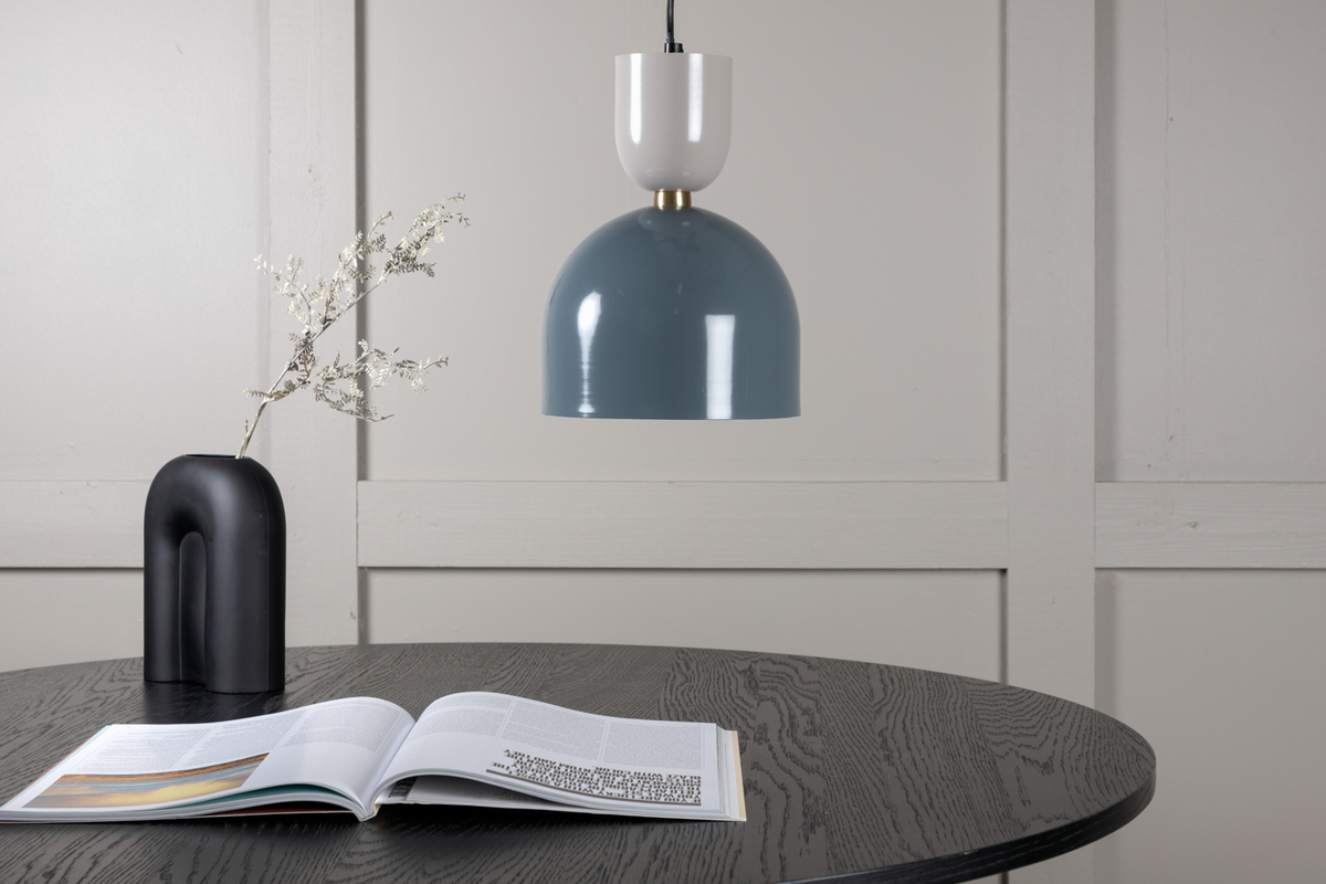 Tim Ø20 Blå Taklampe Fra Venture Design - Tim er en moderne og tidl&oslash;s taklampe som vil tiltrekke seg mange &oslash;yne!