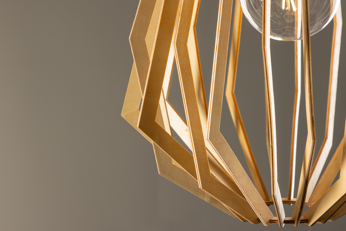 Spider Ø42 Tre Taklampe Fra Venture Design - Tre-Spider-lampen er en tidl&oslash;s lampe laget av naturmateriale som gir hjemmet ditt en myk f&oslash;lelse med behagelig belysning.