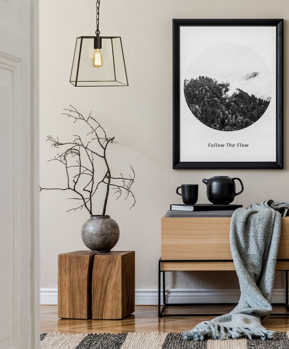 Diplomat 28cm Svart Taklampe Fra Aneta Lighting - DIPLOMAT lettplassert taklampe i sortlakkert metall og glass, 60W E27 (ikke inkludert).