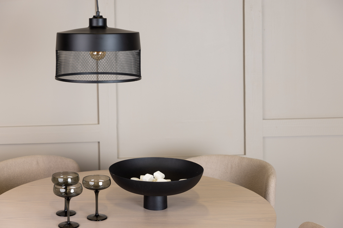Toulon Ø33 Svart Taklampe Fra Venture Design - Toulon er det perfekte valget hvis du &oslash;nsker &aring; oppdatere belysningen hjemme med en vakker og tidl&oslash;s taklampe.
