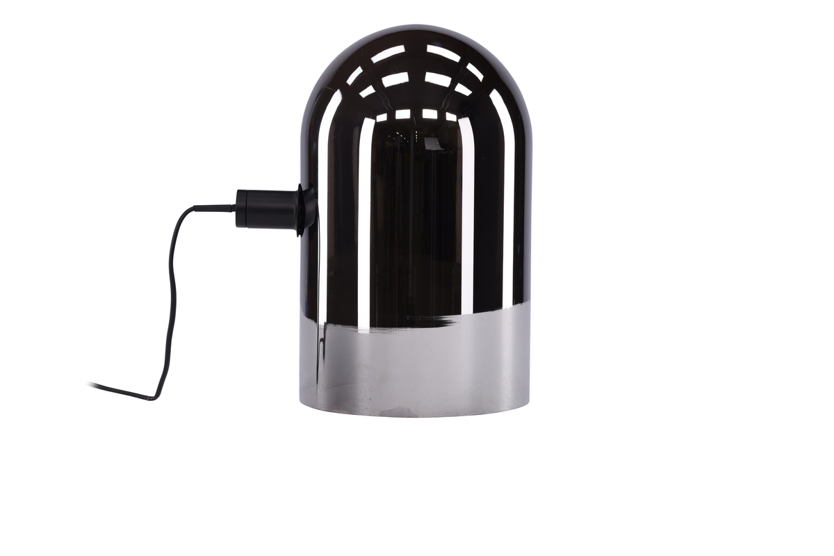 Quentin 32cm Røykfarget bordlampe Fra Venture Design - Denne trendy lampen er enkel &aring; matche med annen interi&oslash;rdesign, og den kompakte st&oslash;rrelsen gj&oslash;r det mulig &aring; plassere den selv p&aring; de trangeste stedene, helst p&aring; en hylle.