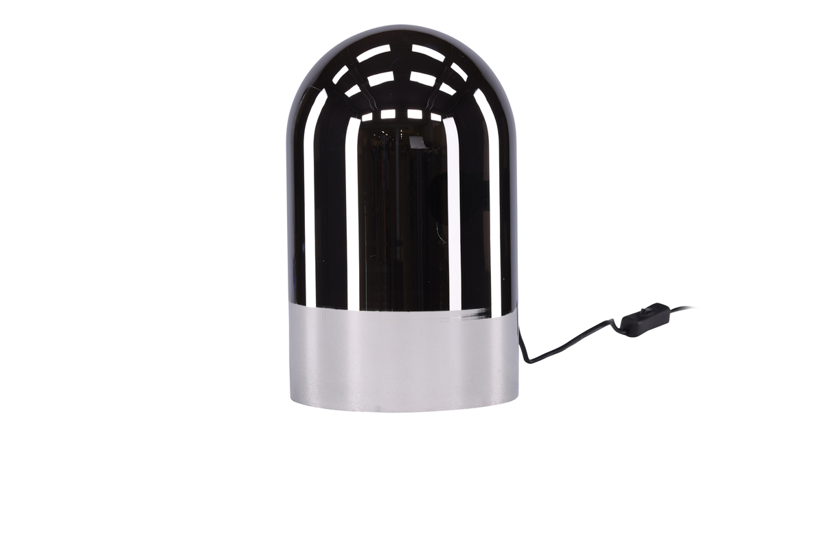 Quentin 32cm Røykfarget bordlampe Fra Venture Design - Denne trendy lampen er enkel &aring; matche med annen interi&oslash;rdesign, og den kompakte st&oslash;rrelsen gj&oslash;r det mulig &aring; plassere den selv p&aring; de trangeste stedene, helst p&aring; en hylle.