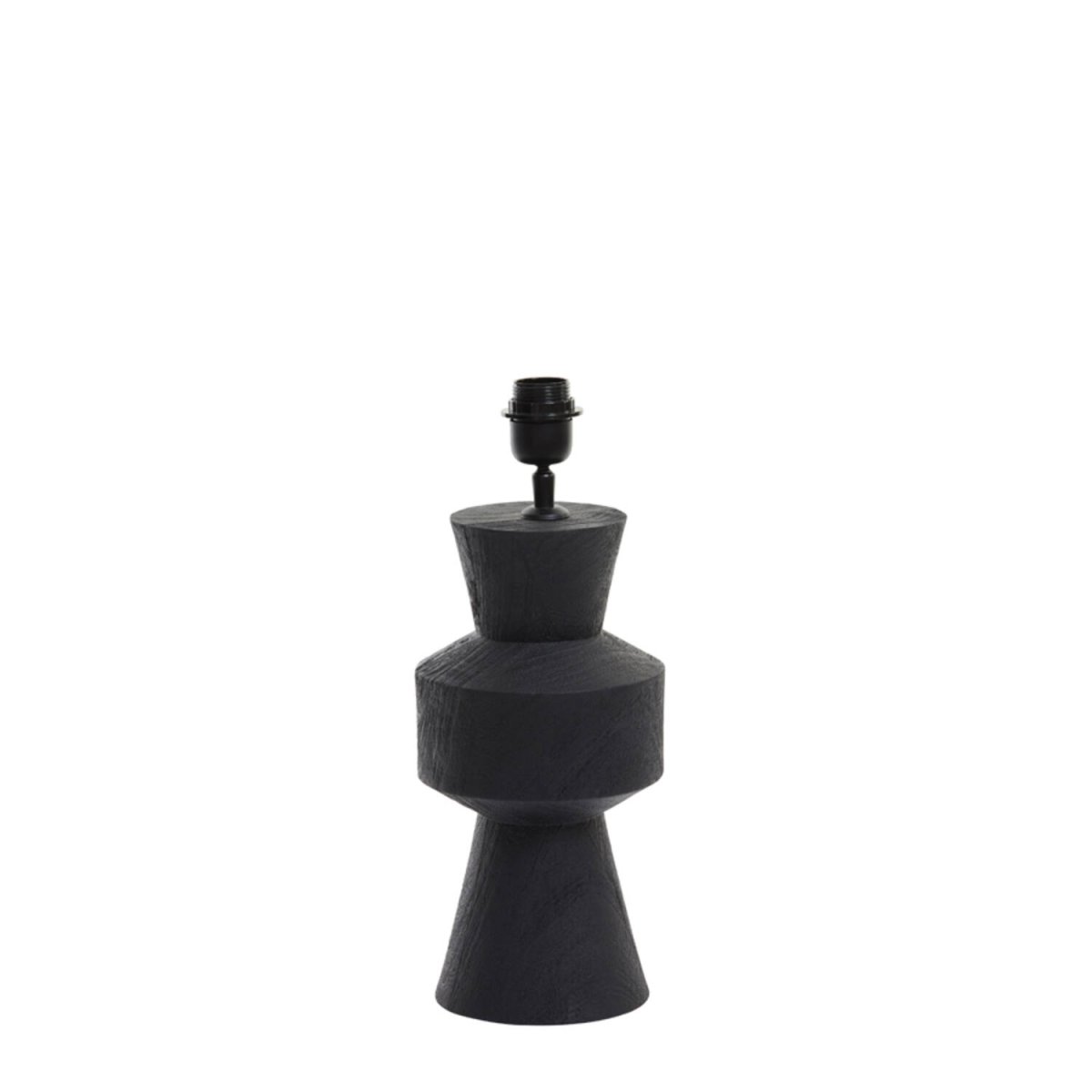 Gregor 44cm Svart lampefot Fra Light & Living - Denne lampefoten er laget av tre med en elegant matt sort finish, og tilbyr et moderne og samtidig tidløst design.