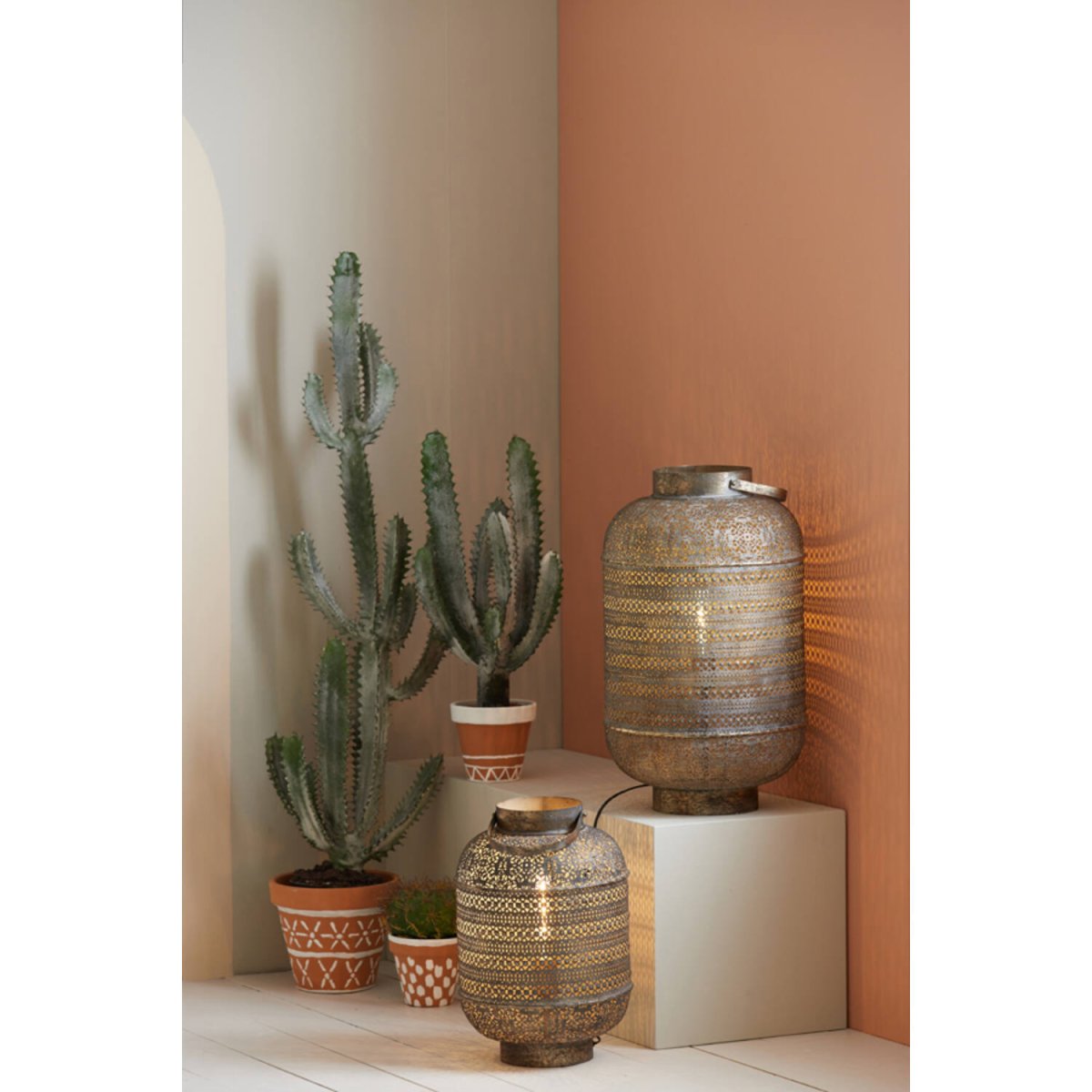 Udupi 45cm Bronse bordlampe Fra Light & Living - Skap en varm og innbydende atmosfære med Udupi, en elegant lampe i bronsefinish.