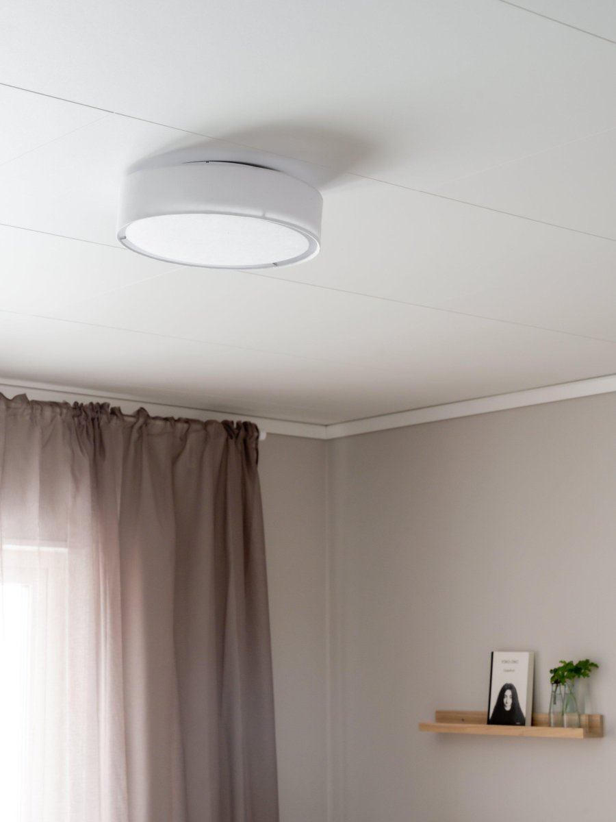 Sam Ø32 Hvit plafond Fra PR Home - Sam er et tak som ser bra ut med sin diskrete design.