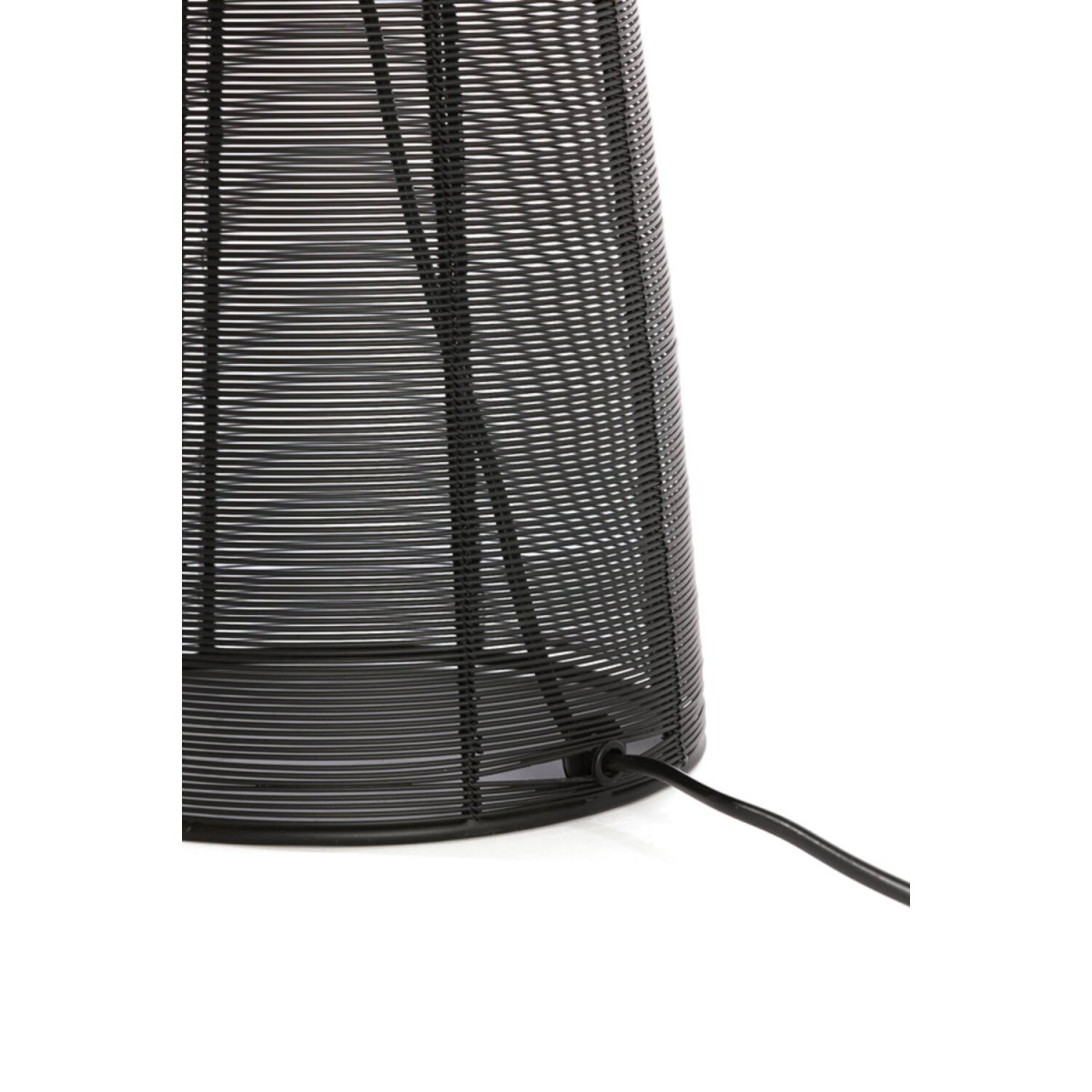 Aboso 54cm Svart bordlampe Fra Light & Living - Den unike formen gir et moderne og elegant preg, perfekt for å løfte interiøret i både industrielle og skandinaviske hjem.