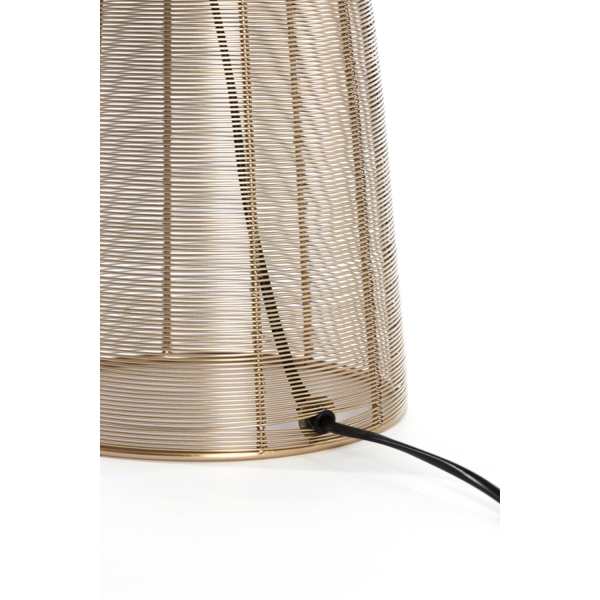 Aboso 54cm Gull bordlampe Fra Light & Living - Aboso er en stilig bordlampe laget av jern med gullfinish, hvor det åpne designet skaper et vakkert skyggespill.