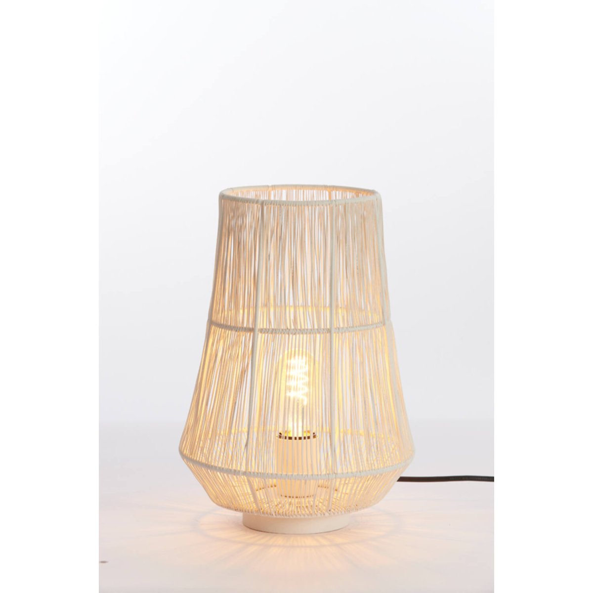 Banjar 33cm Kremet hvit bordlampe Fra Light & Living - 