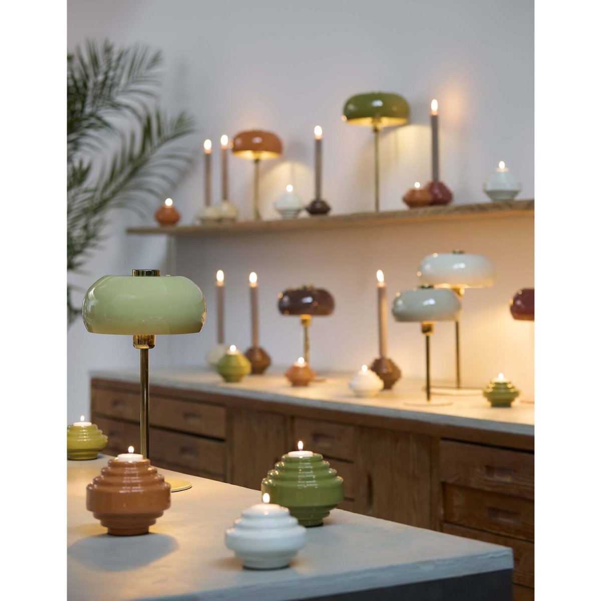 Surin 47cm Olivengrønn bordlampe Fra Light & Living - 