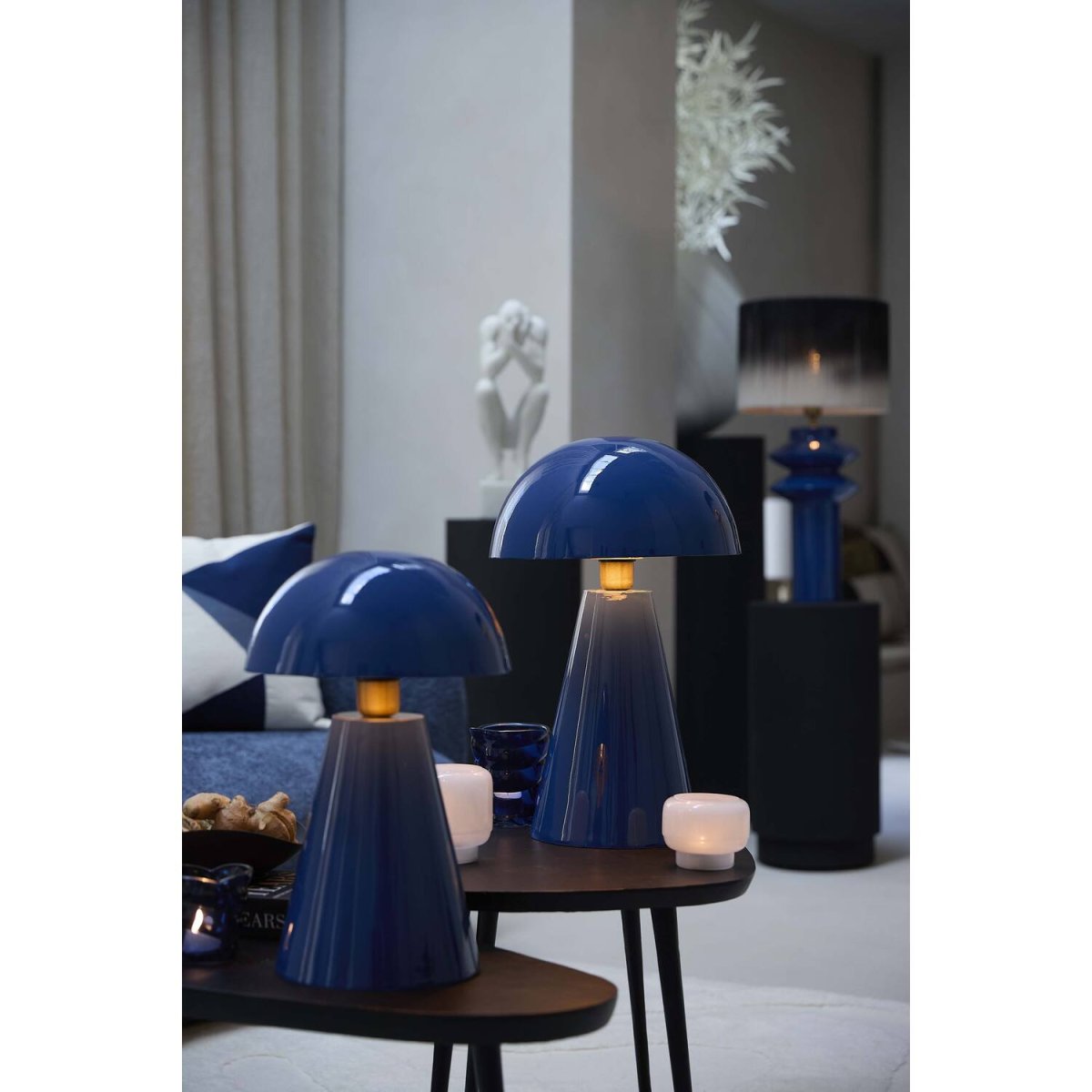 Surrina 40cm Blå bordlampe Fra Light & Living - 