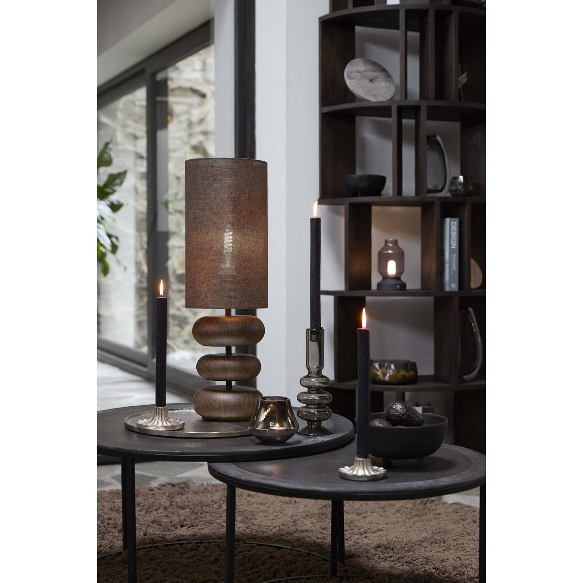 Danialo 67cm Brun bordlampe Fra Light & Living - Danialo er en stilig bordlampe der treimitasjonen på jernbasen møter en nyanse av brunt lin.