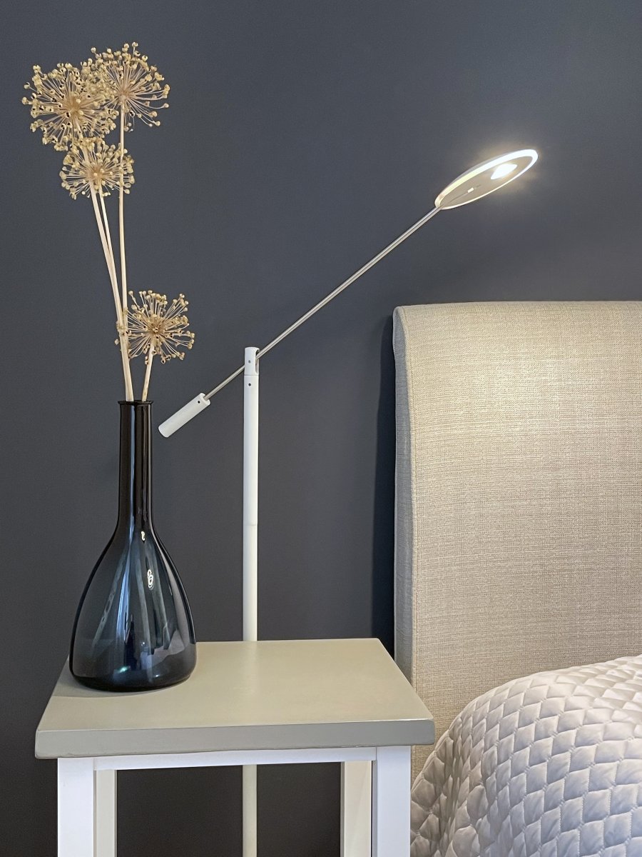 Cadiz Hvit gulvlampe Fra Aneta Lighting - Lyset slås av og på med en dimmer.