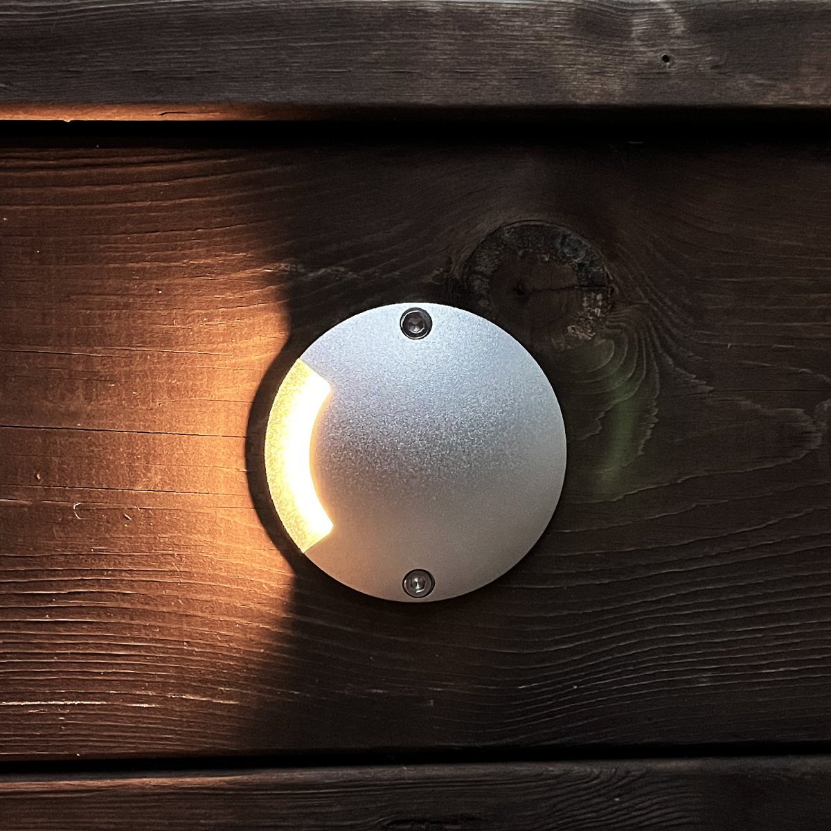 Zenit Sølv Fra Lightson - Zenit har kun lys i én retning og hvis du vil ha lys i begge retninger; det er Zenit Duo.