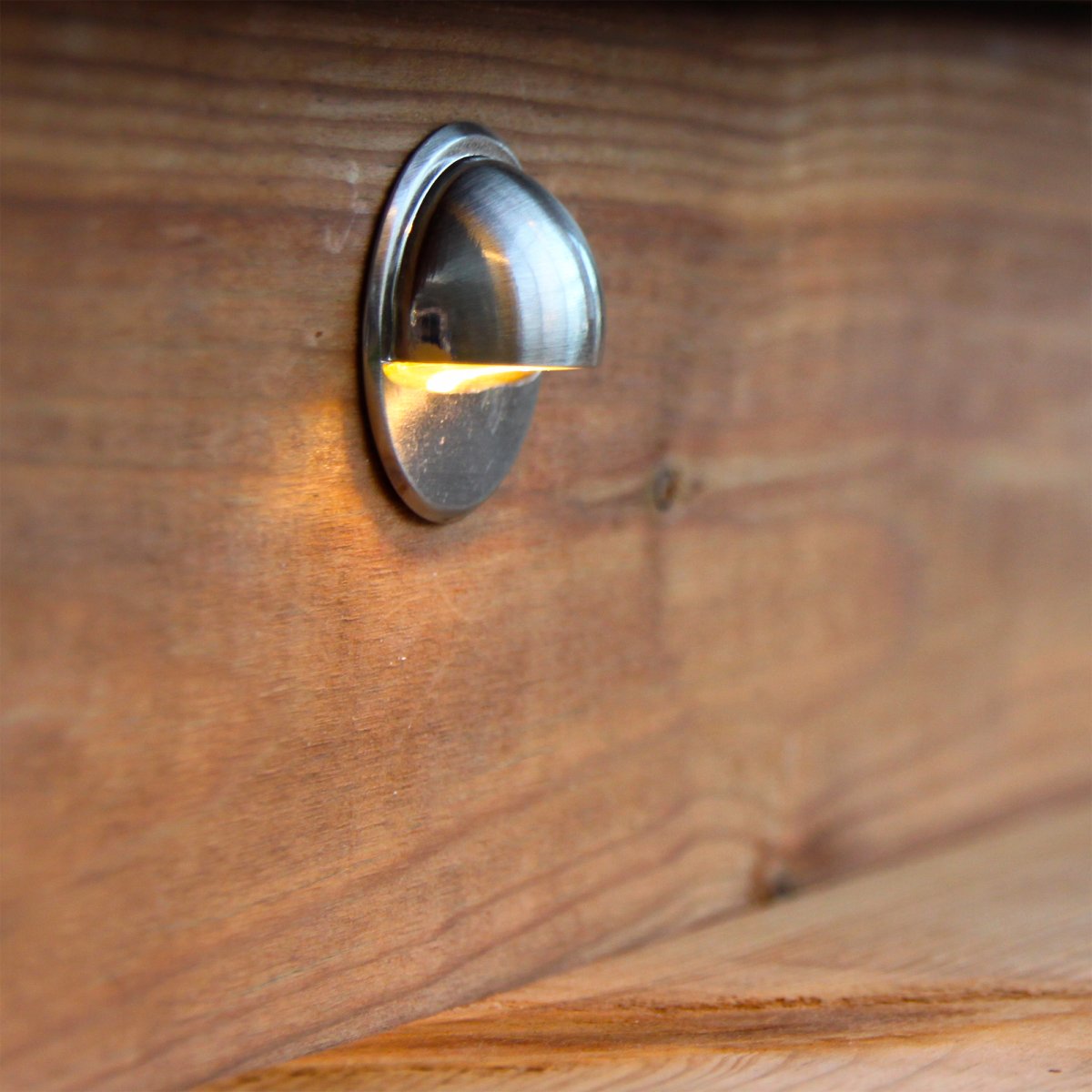 Aries 4 Sølv Fra Lightson - Den er liten som en dekklykt, men har en "gonal" for &aring; unng&aring; forvirring.