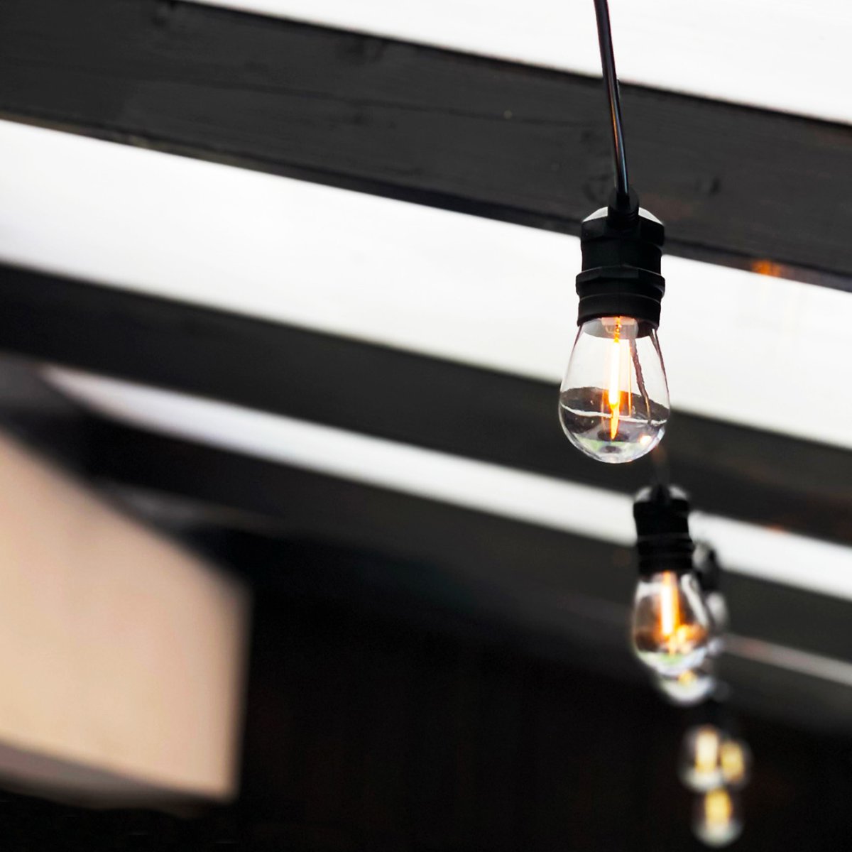 Deco bulb x 5 Gjennomsiktig Fra Lightson - Hageplugg &amp; Play fra LightsOn er et fleksibelt og rimelig 12-voltssystem for hagen din, som du enkelt installerer selv og senere kan bygge på, opptil 50 meter, hvis du ønsker det.