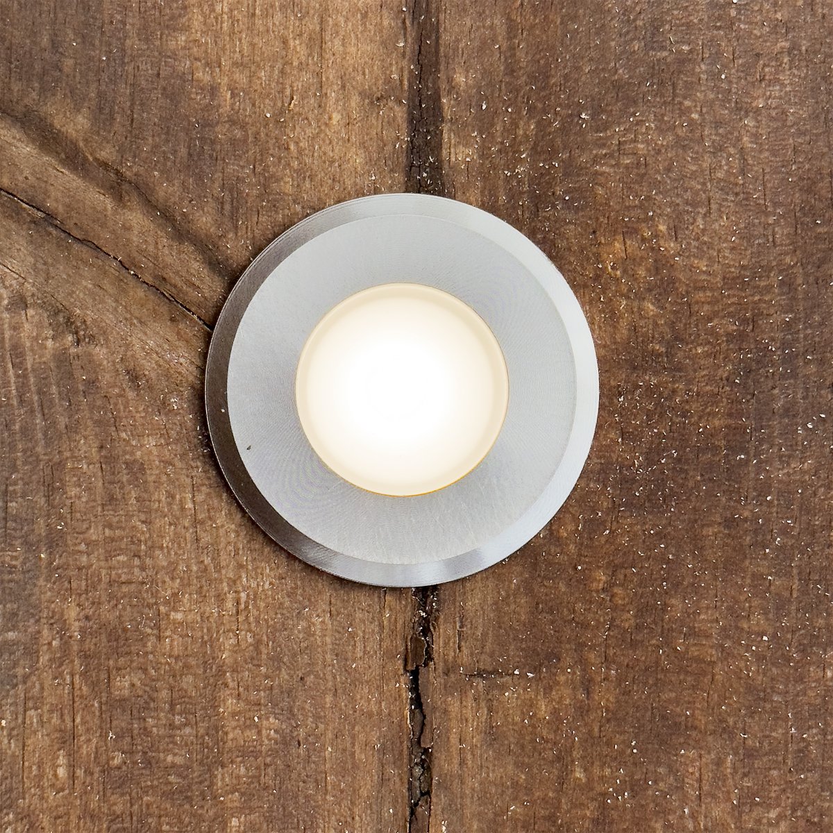 Dexter x5 Sølv Fra Lightson - P&aring; en bro eller langs en sti kan det skapes en myk lysstr&oslash;m mens lyset viser vei.