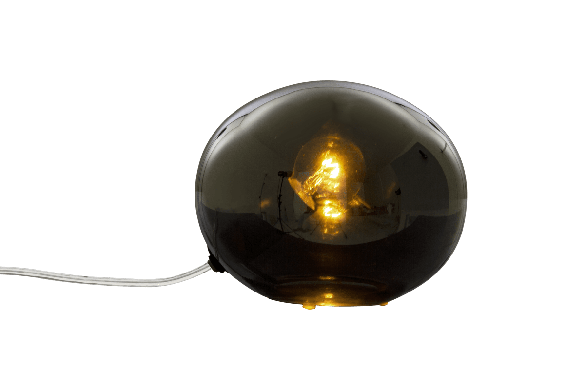 Globus 14cm Røykfarget bordlampe Fra Aneta Lighting - Globus bordlampe i r&oslash;kt glass med en lyskilde inni glasskulen som gir et dekorativt og behagelig lys.