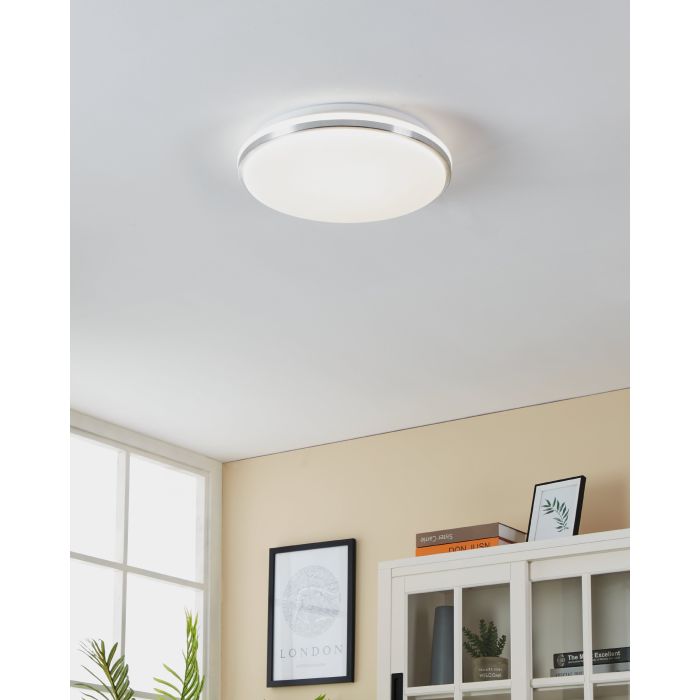 Pinetto Ø34 Krom baderomslampe Fra Eglo - Pinetto plafond er en tidløs og stilig lampe med sine kromdetaljer som passer til alle interiørstiler.