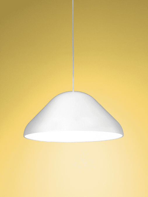 Enna Ø43 Hvit Taklampe Fra Airam - Den store og avrundede pendelarmaturen Enna passer til mange typer interiør og som spisebordarmatur.