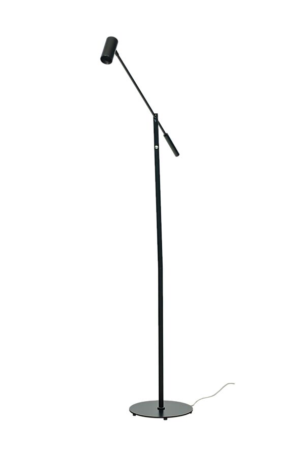 Concord Svart gulvlampe Fra Aneta Lighting - Concord med den integrerte belysningen gir et varmhvitt, retningsbestemt lys som enkelt kan dimmes via en bryter på lampen.
