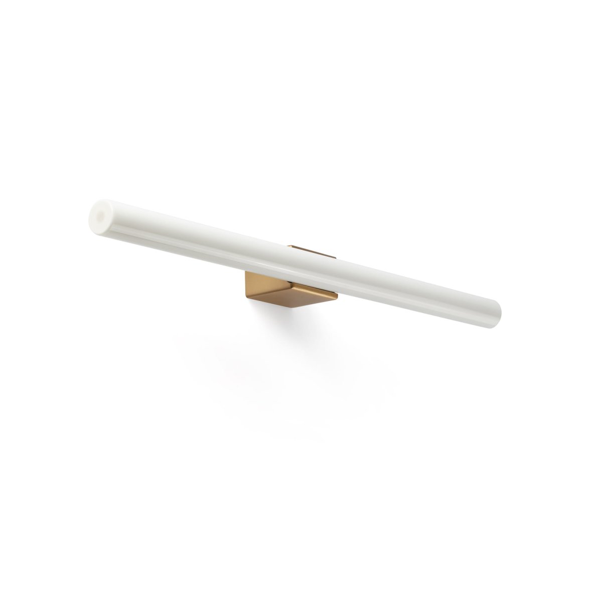 Calma 50cm Gull baderomslampe Fra Faro Barcelona - Calma er en vegglampe i gullfinish, perfekt for generell belysning i f.