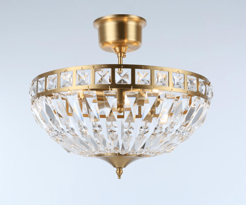 Flores Ø35 Børstet messing krystall Fra Norrsken Design - Taklampen Flores i b&oslash;rstet messing er en elegant og sofistikert lyskilde som forgyller hvert rom med sitt moderne design og eksklusive detaljer.