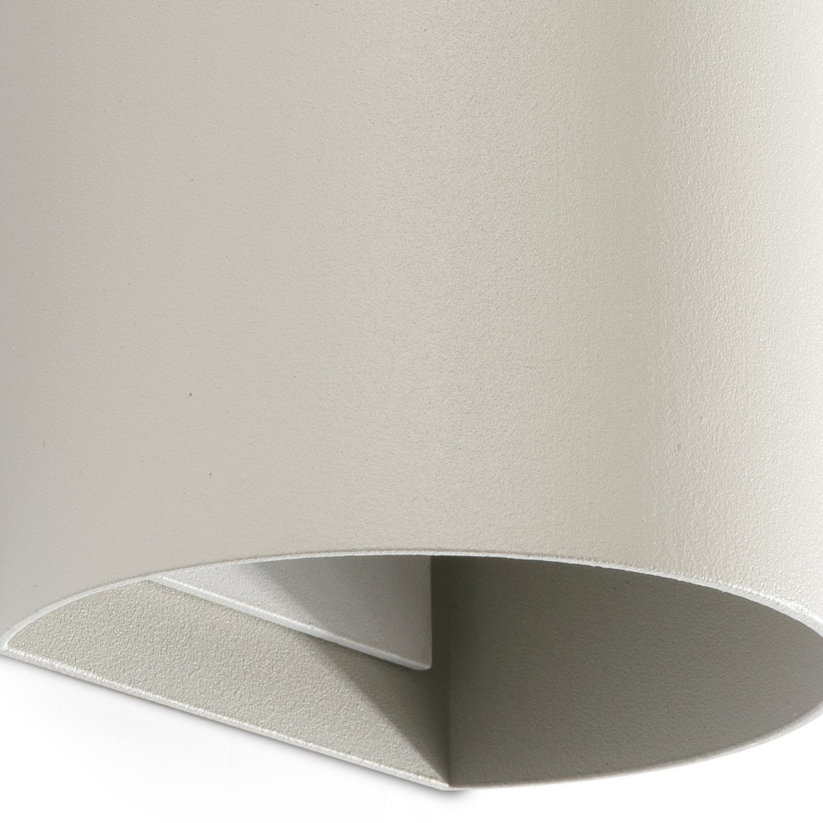 Sole 15cm Grå vegglampe Fra Faro Barcelona - Den er tilgjengelig i to st&oslash;rrelser og kan lyse i &eacute;n eller to retninger, noe som gj&oslash;r den ideell for ganger og mindre rom.