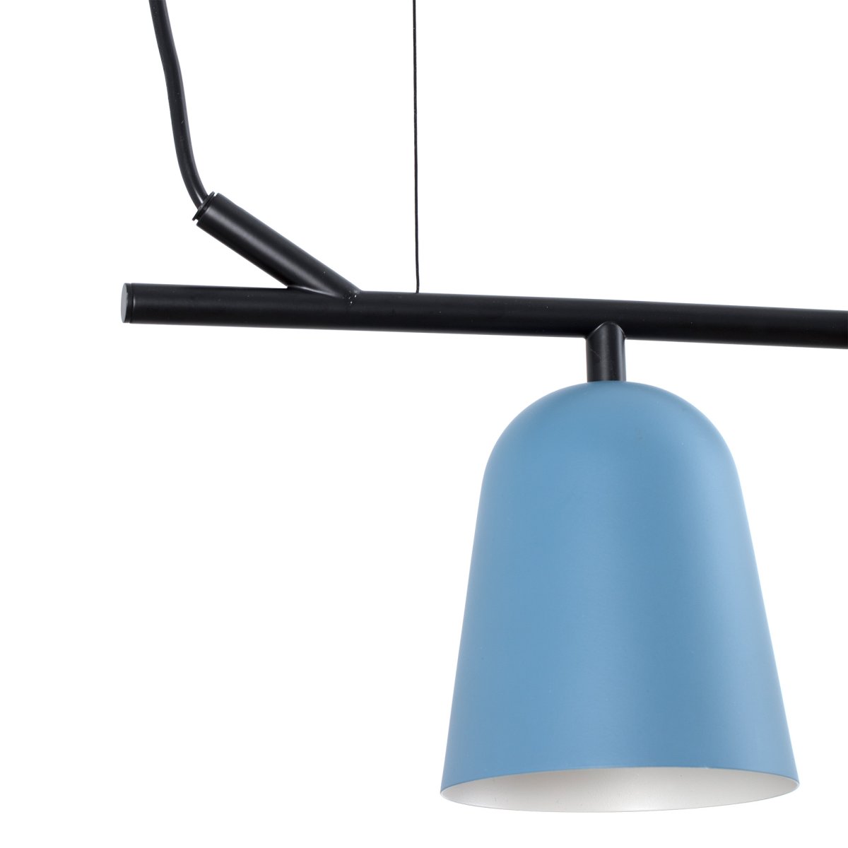 Studio 92cm Blå Taklampe Fra Faro Barcelona - Studio er en stilig pendellampe designet av Nahtrang, inspirert av det tidl&oslash;se designspr&aring;ket fra 1950-tallet i en moderne tolkning.