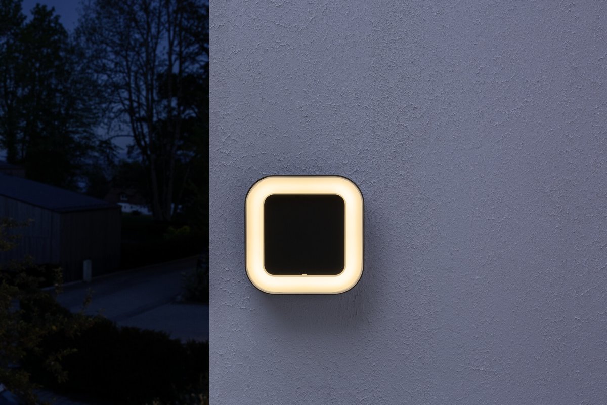 Square Mørk grå utendørslampe Fra Osram - Tillverkad av aluminium och med IP44-klassning &auml;r den t&aring;lig mot v&auml;der och passar perfekt f&ouml;r fasader, entr&eacute;er och uteplatser.