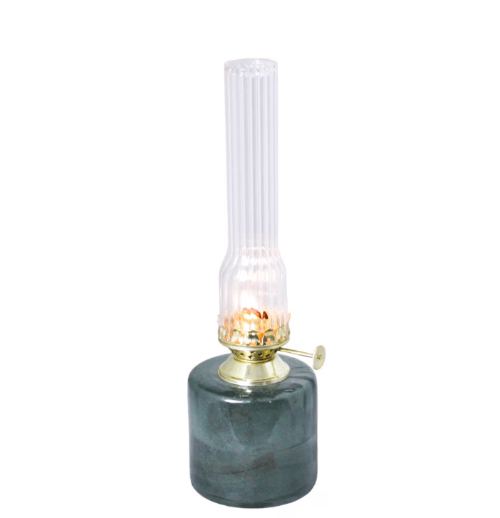 Kerosene lamp elvira small Grønn Fra Strömshaga - Lampen er laget av 50-60 % resirkulert glass og passer med veke artikkelnummer 116210 og artikkelnummer 139410G eller 121800G.