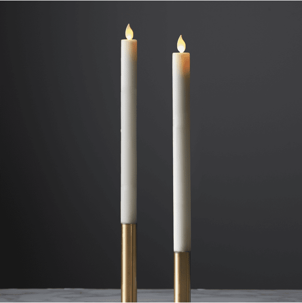 LED Antikklys Twinkle Hvit Fra Star Trading - Lysene er batteridrevne med innebygd timer som gjør det enkelt å stille inn når de skal lyse (6t på, 18t av, repeterende).