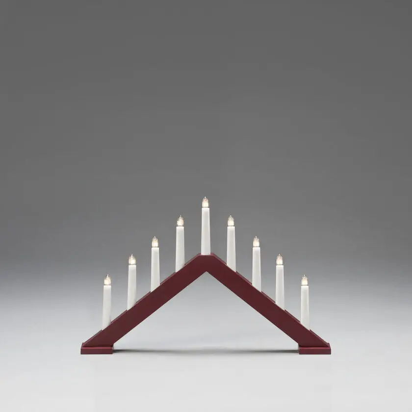 Candelabra 9 Lights Matt mørk rød Fra Konstsmide - Gi hjemmet ditt en tidl&oslash;s og stilig julestemning med denne elegante adventslysestaken i tre.