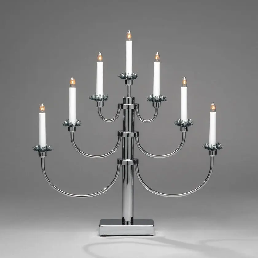 Candelabra 7 Lights Krom Fra Konstsmide - Det klassiske designet med sine syv lys og dekorative detaljer gir et tidl&oslash;st og luksuri&oslash;st preg.