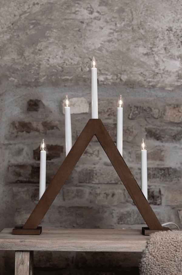 Ariele 5L Brun flekk Fra Markslöjd - Det klassiske designet skaper en varm og stemningsfull f&oslash;lelse i hjemmet og passer like fint i vinduet som p&aring; et sidebord.