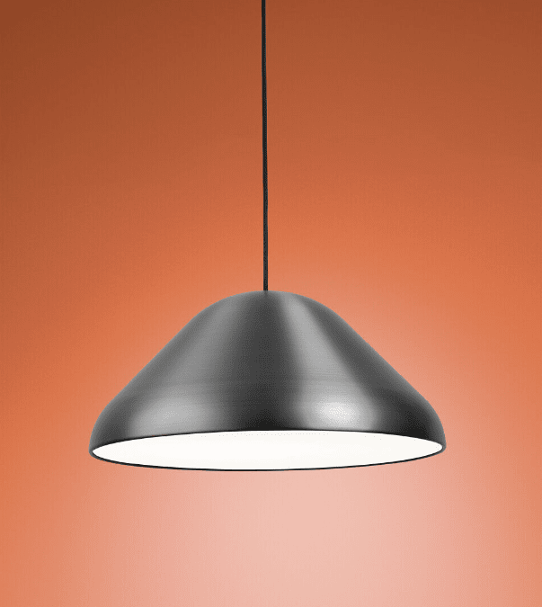 Enna Ø43 Stål Taklampe Fra Airam - Den store og avrundede pendelarmaturen i rustfritt stål passer til mange typer interiør og som spisebordarmatur.