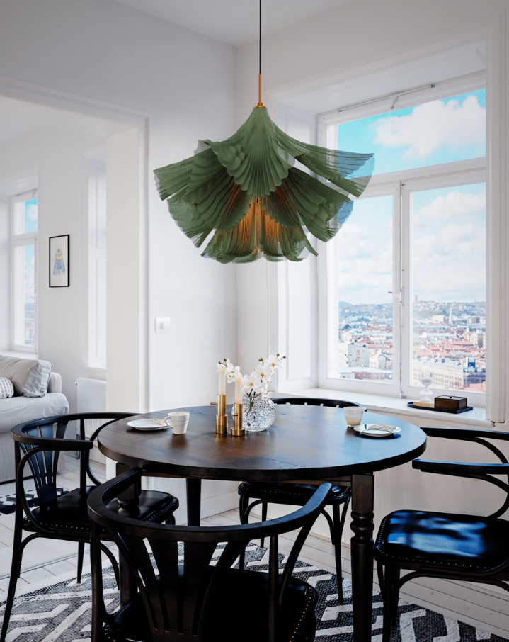 Juliette Ø75 Grønn Taklampe Fra By Rydéns - Takket v&aelig;re sin unike form og elegante detaljer er Juliette et utmerket valg for de som &oslash;nsker en taklampe som b&aring;de er vakker og gir den rette f&oslash;lelsen i rommet.