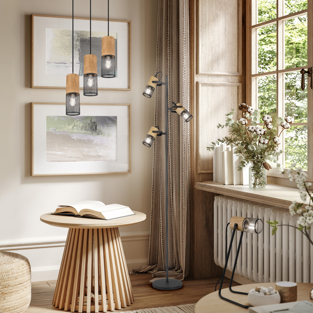 Tosh 3 Svart gulvlampe Fra Trio Lighting - 