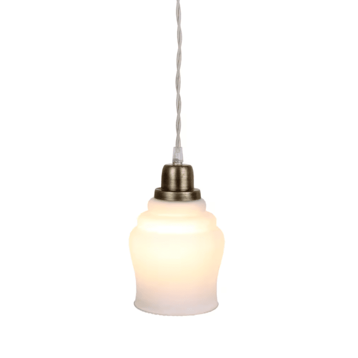 Selma Ø12 Hvit vinduslampe Fra Strömshaga - Lampen har ingen forbindelse, verken til vegg eller tak, men du velger selv hva du vil koble til.