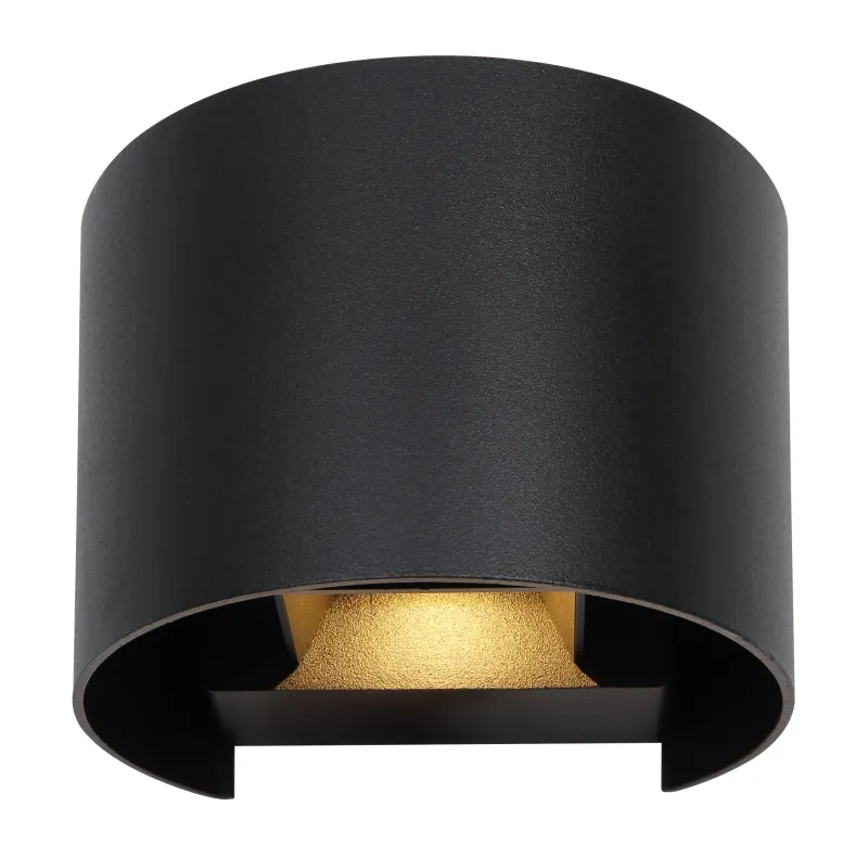 Veronika Svart utendørslampe Fra Globo Lighting - Med sin halvcirkelformade design i matt svart pressgjuten&nbsp;aluminium ger den ett elegant intryck samtidigt som den &auml;r v&auml;dert&aring;lig.