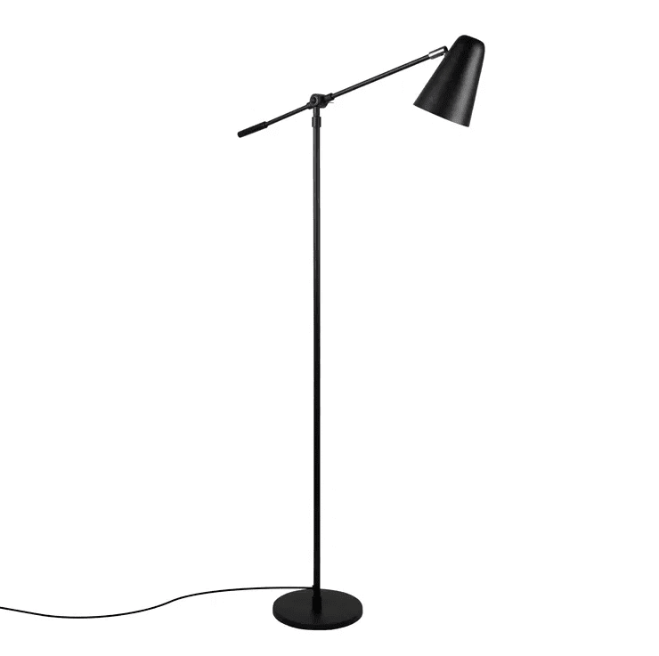 Ramo Svart gulvlampe Fra H. Skjalm P - Den elegante gulvlampen i matt sort fra H.