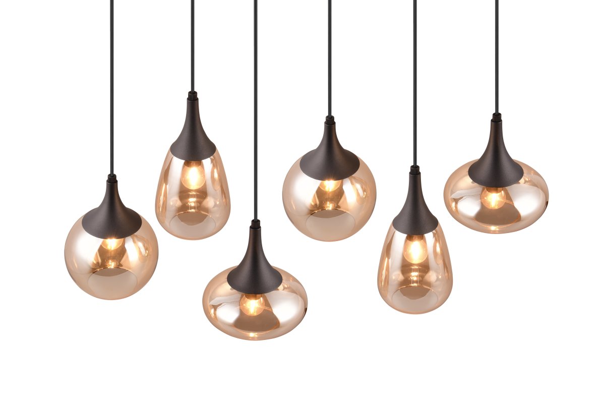 Lumina 93cm Rav Taklampe Fra Trio Lighting - Det mattsvarte fargevalget gj&oslash;r den enkel &aring; matche med forskjellige farger og interi&oslash;rstiler, noe som gir hjemmet ditt et stilig og moderne preg.