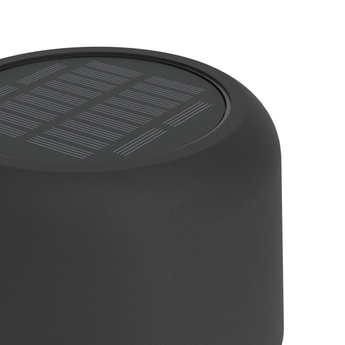 Roccanova 120cm Svart solcellelampe Fra Eglo - Roccanova er en stilig, solcelledrevet gulvlampe som kombinerer form og funksjon for både innendørs og utendørs bruk.