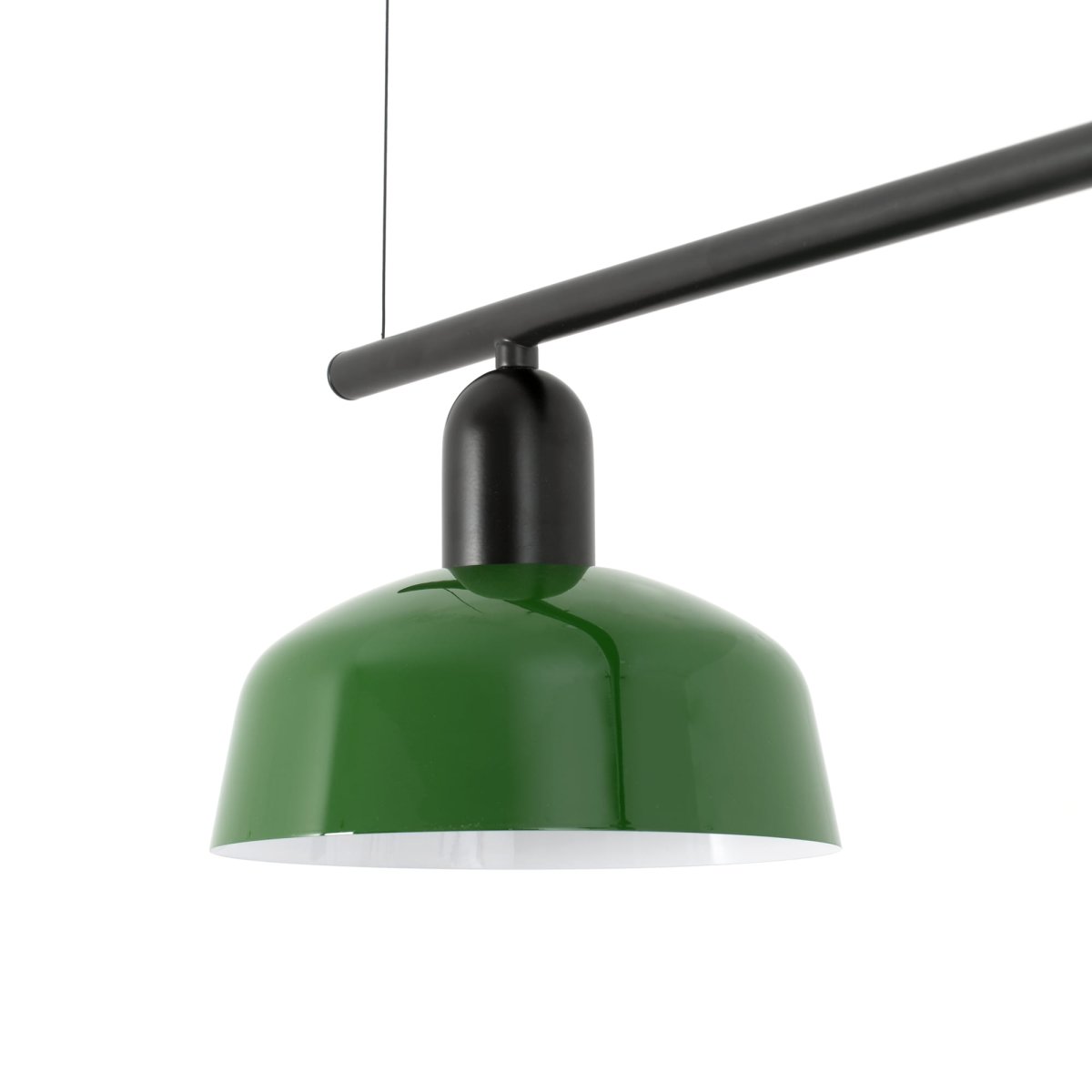 Tatawin 100cm Grønn Taklampe Fra Faro Barcelona - Tatawin er en takpendellampe med svart struktur og en gr&oslash;nn metallskjerm som gir et fokusert og stilig lys.