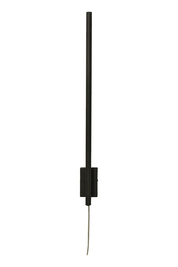 Stecco 65cm Svart vegglampe Fra Aneta Lighting - STECCO vegglampe i sortlakkert metall passer like godt på; de smale veggene som de litt større.