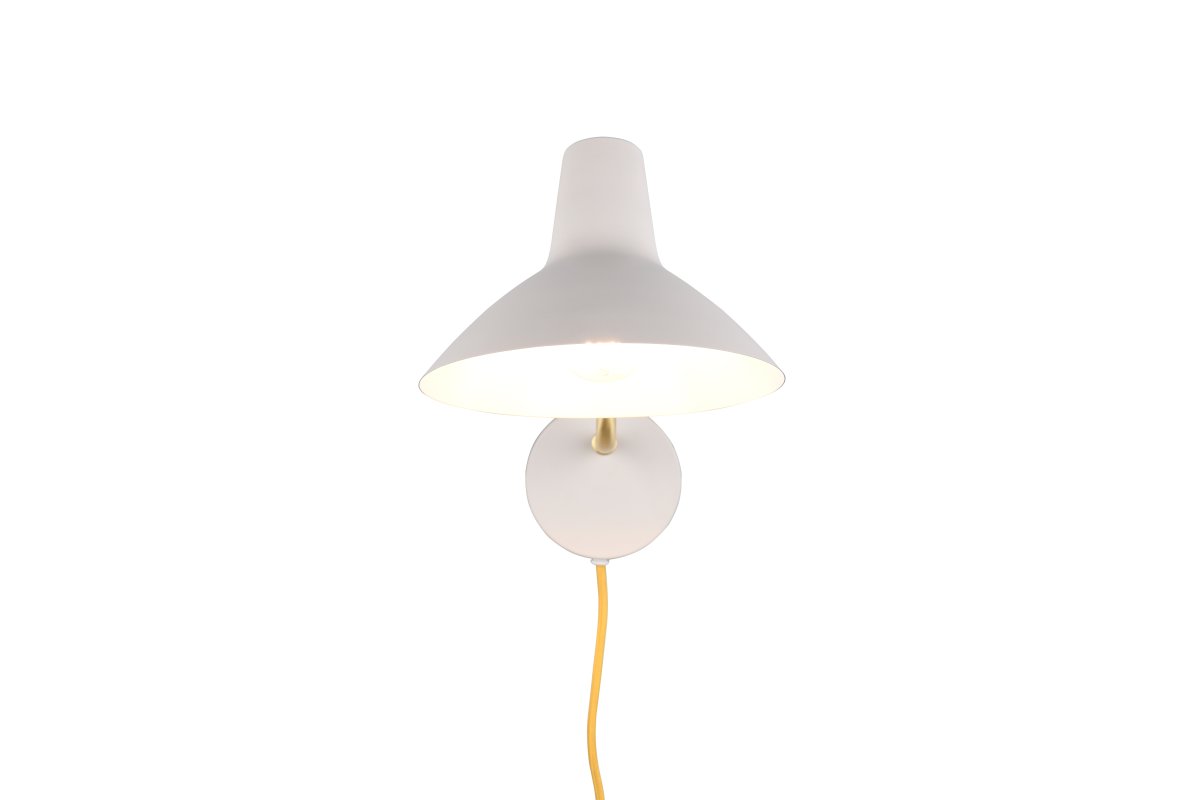 Traveller 38cm Grå vegglampe Fra Trio Lighting - Den varme gråfargen og den matte messingarmen gir et elegant uttrykk som passer inn i mange interiørstiler.