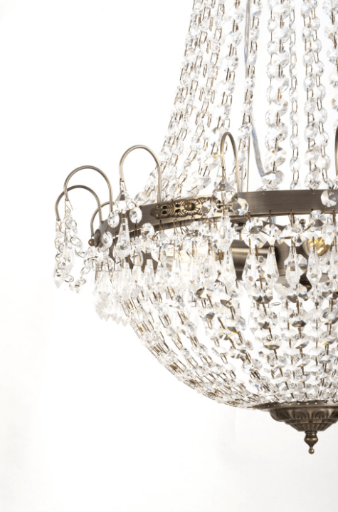 Lang Ø50 Antikk messing krystall Fra Norrsken Design - Taklampen Lang i antikk messing er et staselig mesterverk som utstråler eleganse og luksus.