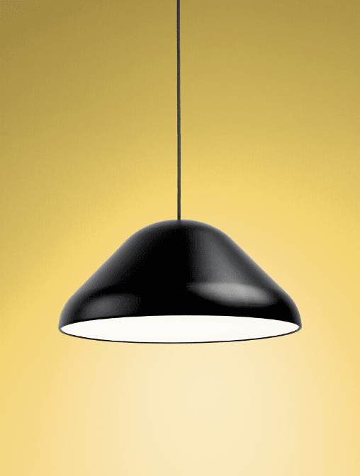 Enna Ø43 Svart Taklampe Fra Airam - Den store og avrundede pendelarmaturen Enna passer til mange typer interiør og som spisebordarmatur.