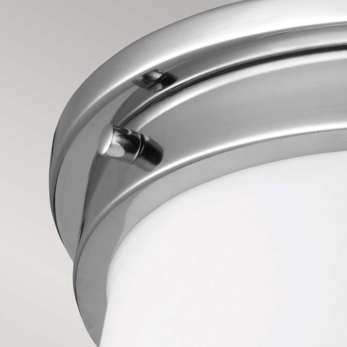 Payne Ø32 Krom baderomslampe Fra Elstead Lighting - Med en IP44-klassifisering er lampen beskyttet mot fuktighet og vannsprut, noe som gjør den ideell for plassering på badet for stilig og praktisk belysning.